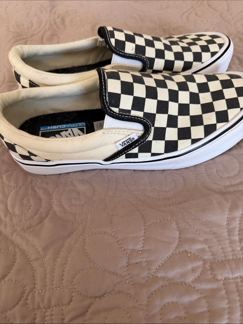 Vans Black/White Checkerboard Ultracush Lightweight Slip-On Sneakers (9) - Picture 4 of 7
